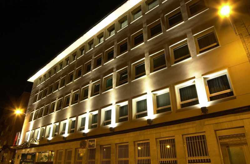Infanta Mercedes Madrid Exterior photo